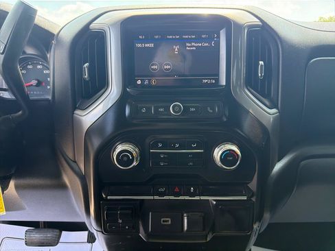 Used 2020 GMC Sierra 2500 4x4 Crew Cab w/ Convenience Package image 11