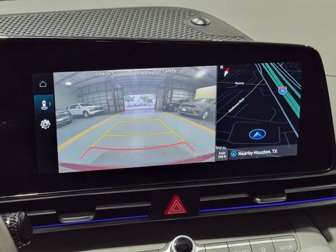 Used 2025 Hyundai Elantra SEL FWD image 19