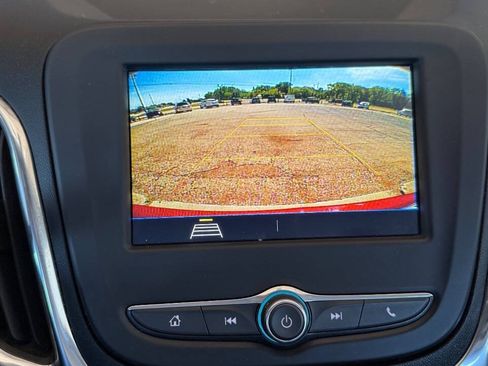 Used 2019 Chevrolet Equinox LT FWD image 11