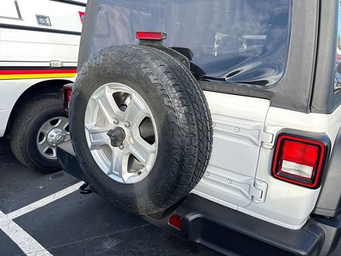 Used 2021 Jeep Wrangler Unlimited Sport image 7