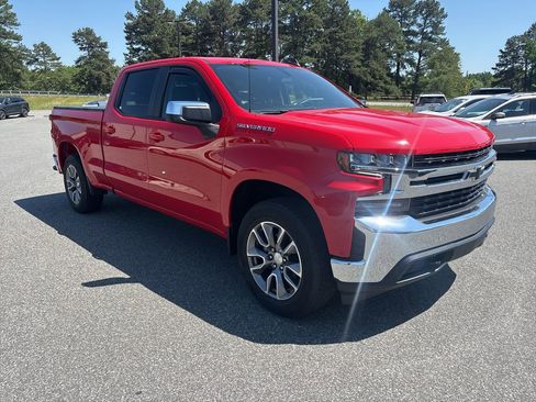 Used 2022 Chevrolet Silverado 1500 LT AWD/4WD image 9
