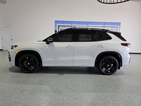 New 2026 Volkswagen Tiguan SE R-Line FWD image 6