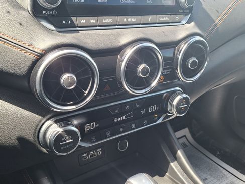 Used 2023 Nissan Sentra SR w/ SR Premium Package FWD image 15