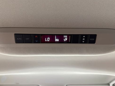 Certified 2023 Toyota Sienna LE AWD/4WD image 22