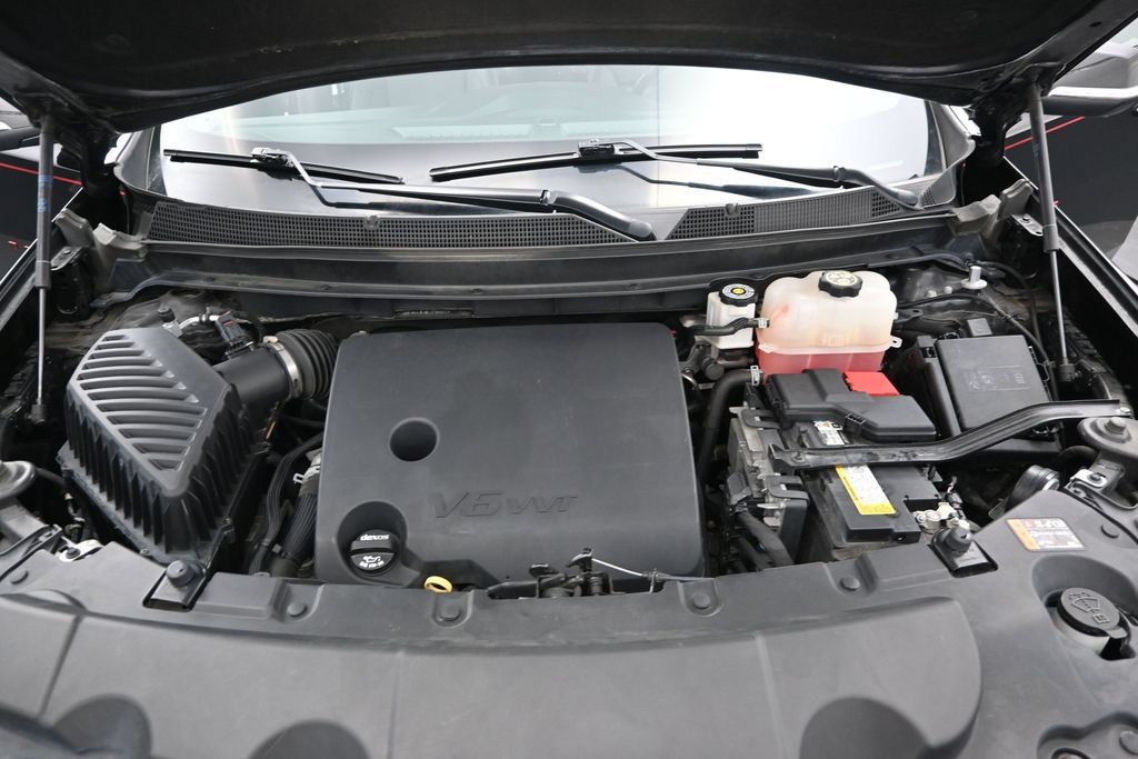 Used 2021 Chevrolet Traverse Premier w/ Redline Edition FWD image 12