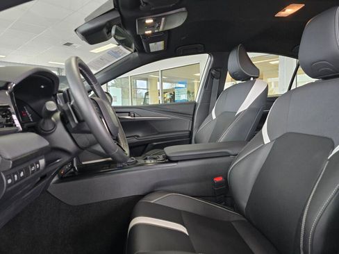 Used 2025 Toyota Camry SE image 23