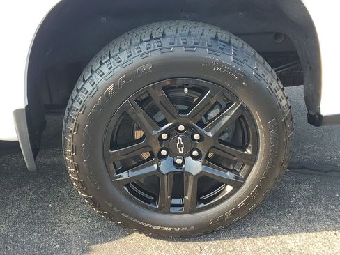 Used 2024 Chevrolet Silverado 1500 Custom AWD/4WD image 6