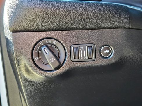 Used 2022 Dodge Challenger GT AWD/4WD image 18