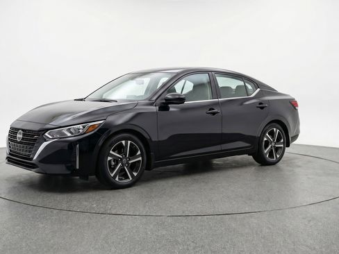 Used 2025 Nissan Sentra SV FWD image 3