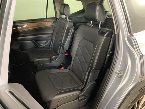 Used 2024 Volkswagen Atlas SE AWD/4WD image 32