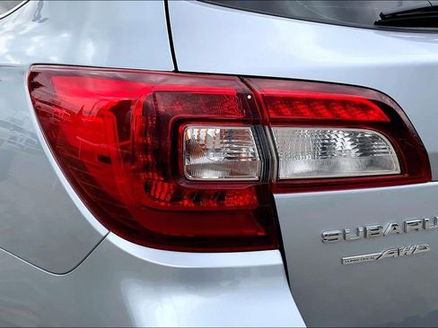 Used 2018 Subaru Outback 2.5i AWD/4WD image 22
