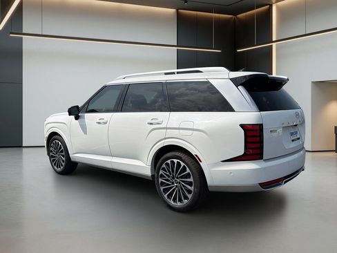 Used 2026 Hyundai Palisade Calligraphy FWD image 3