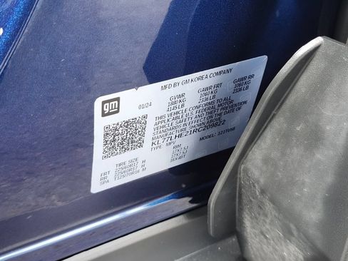 Used 2024 Chevrolet Trax LT w/ Driver Confidence Package FWD image 30