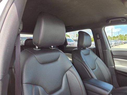 Used 2024 Jeep Compass Limited AWD/4WD image 16