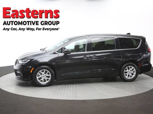 Used 2023 Chrysler Pacifica Touring-L FWD image 60