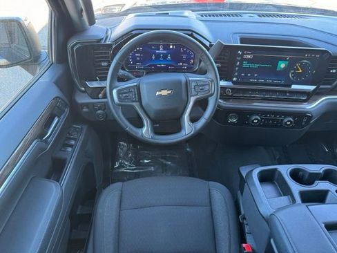 Used 2023 Chevrolet Silverado 1500 LT AWD/4WD image 10