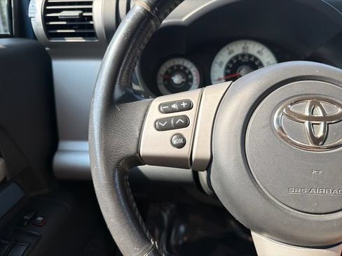 Used 2011 Toyota FJ Cruiser 4WD w/ Upgrade Pkg image 14