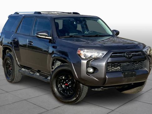 Used 2022 Toyota 4Runner SR5 Premium image 2