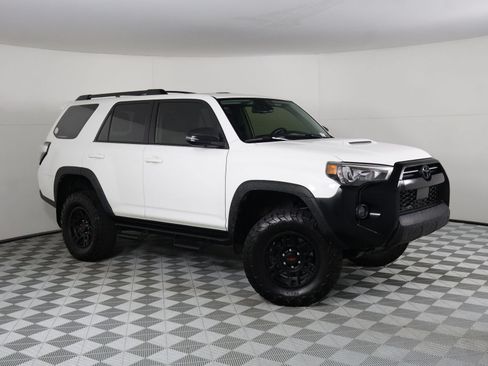 Used 2023 Toyota 4Runner TRD Off-Road Premium w/ Moonroof Package AWD/4WD image 33