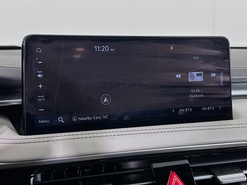 Used 2025 Genesis G70 2.5T image 22