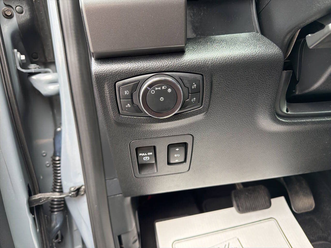 Used 2019 Ford F150 XLT w/ Equipment Group 302A Luxury AWD/4WD image 20