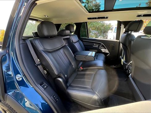 New 2025 Land Rover Range Rover Long Wheelbase SE image 27