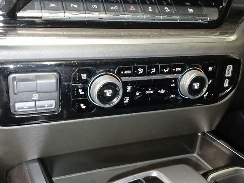 Certified 2022 Chevrolet Silverado 1500 LTZ AWD/4WD image 20
