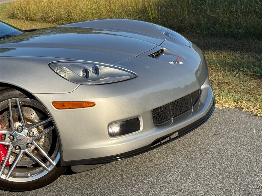 Used 2006 Chevrolet Corvette Z06 w/ Preferred Equipment Group RWD image 20
