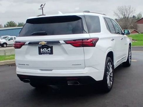 Used 2023 Chevrolet Traverse Premier AWD/4WD image 2