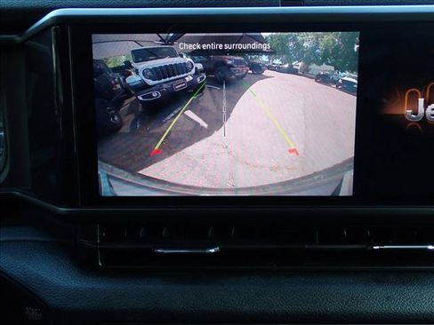 Used 2024 Jeep Wrangler Unlimited w/ Convenience Group AWD/4WD image 16