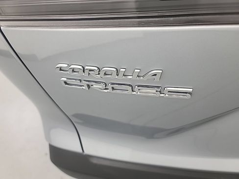 Used 2026 Toyota Corolla Cross LE FWD image 12
