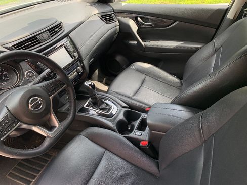 Used 2019 Nissan Rogue SV FWD image 10