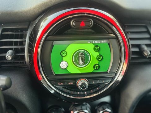 Used 2019 MINI Cooper 2-Door Hardtop image 22