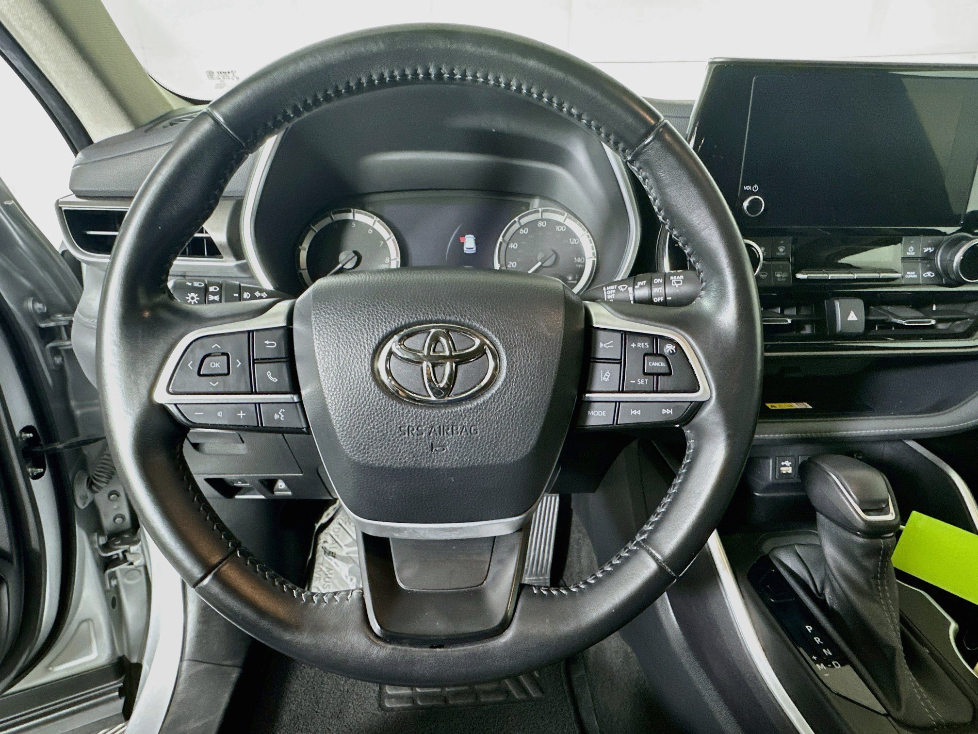 Used 2023 Toyota Highlander XLE FWD image 15