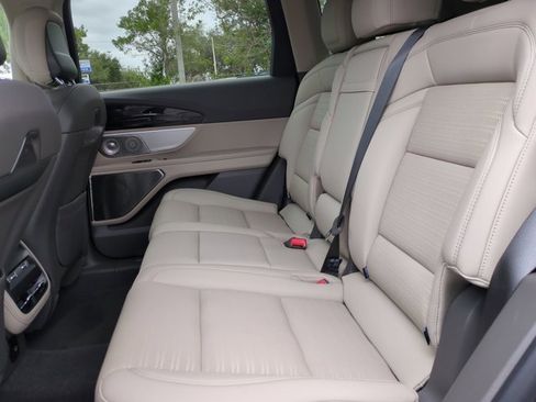 Used 2025 Lincoln Nautilus Reserve image 14