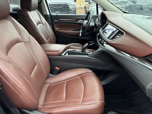 Used 2020 Buick Enclave Avenir w/ Avenir Technology Package image 28