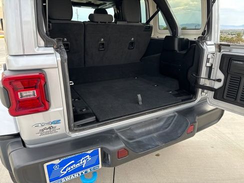 Used 2024 Jeep Wrangler Unlimited Sahara image 29