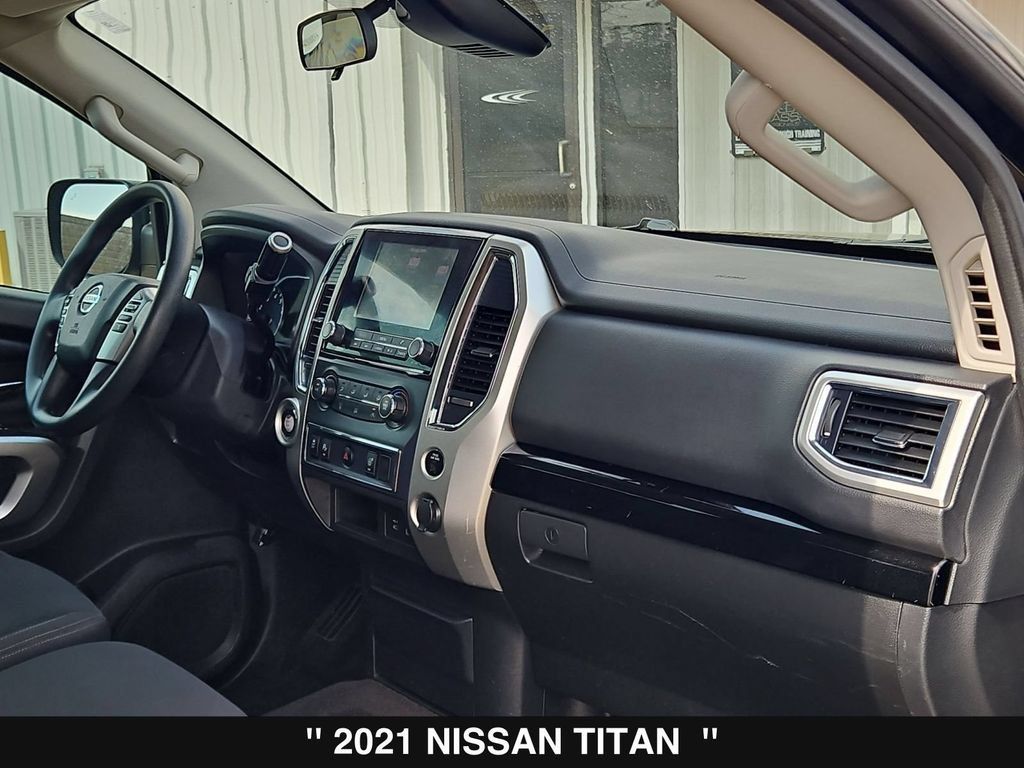 Used 2021 Nissan Titan SV RWD image 11