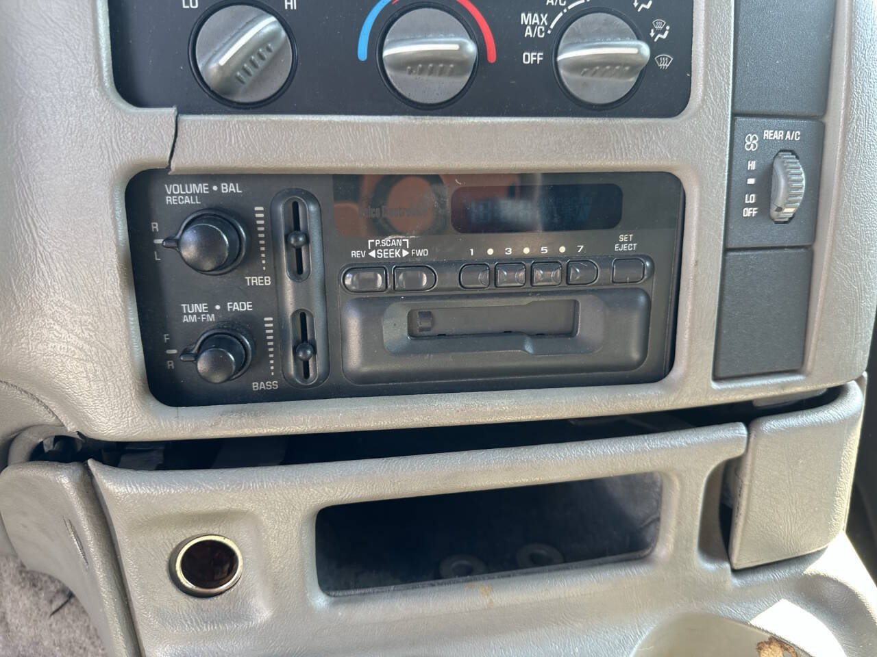 Used 1998 Chevrolet Astro Passenger RWD image 34