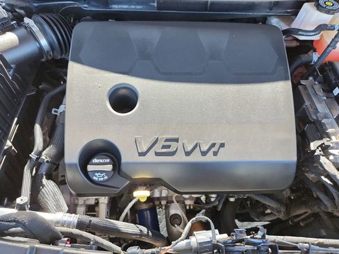 Used 2023 Chevrolet Traverse Premier w/ Redline Edition image 23