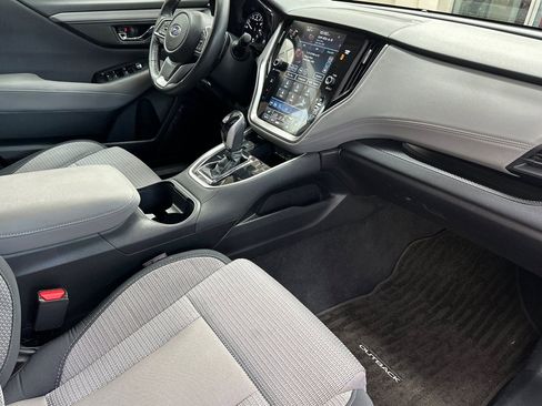 Used 2025 Subaru Outback Premium image 21