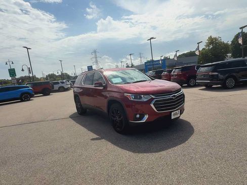 Certified 2021 Chevrolet Traverse LT w/ LPO, Floor Liner Package AWD/4WD image 2
