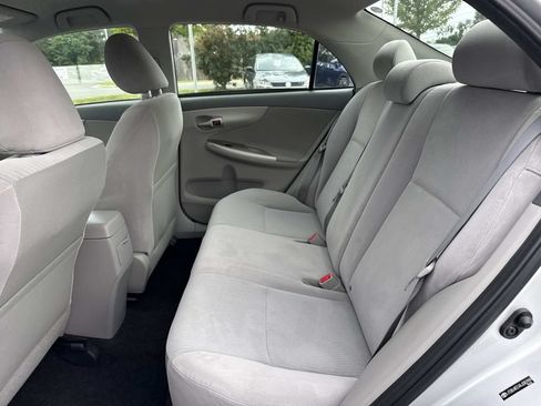 Used 2010 Toyota Corolla FWD image 11