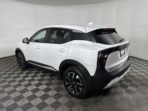 Certified 2025 Nissan Kicks SV image 5