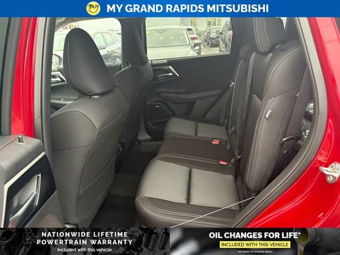 New 2026 Mitsubishi Outlander ES image 12