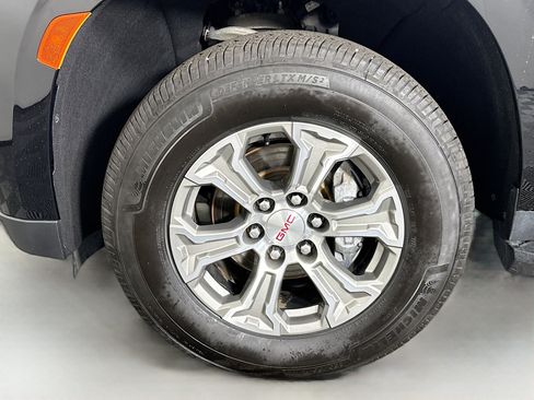 Used 2021 GMC Yukon SLE AWD/4WD image 38