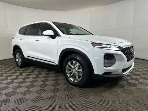 Used 2019 Hyundai Santa Fe SE image 2
