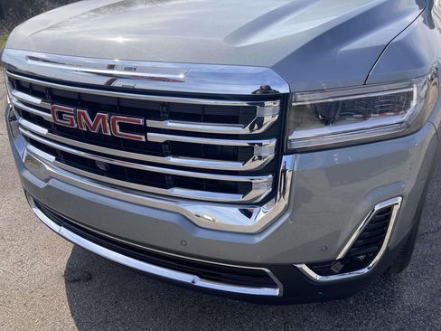 Used 2023 GMC Acadia SLT w/ Technology Package image 9