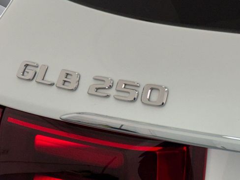 Certified 2025 Mercedes-Benz GLB 250 image 20