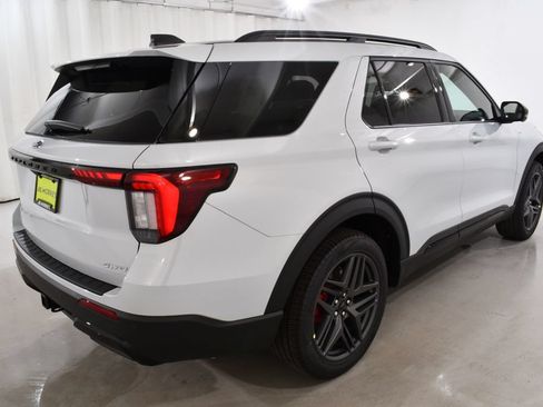 New 2026 Ford Explorer ST-Line w/ ST-Line Street Pack AWD/4WD image 11